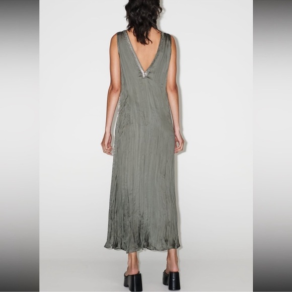 ZARA - Embroidered Satin Effect
Dress Limited Edition - XS - Picture 7 of 14